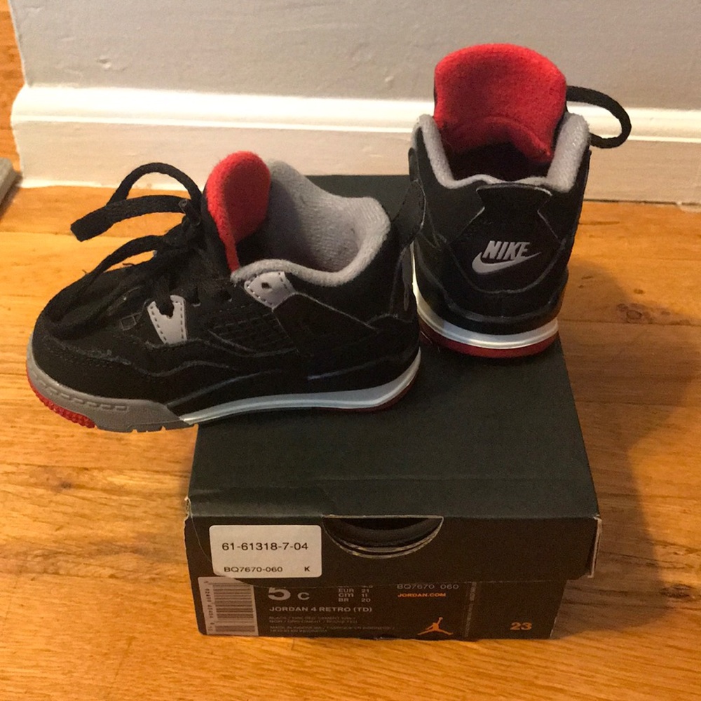 Jordan 4 - Picture 2 of 4